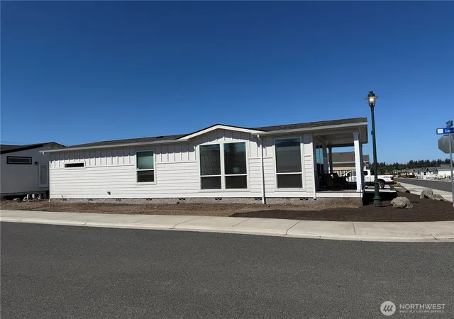 Photo 3 of Manufactured home for sale at 833 N Rock Rose Ave, Sequim, WA 98382 | MLS# NWM2574073 | Listing updated on 2026-09-25