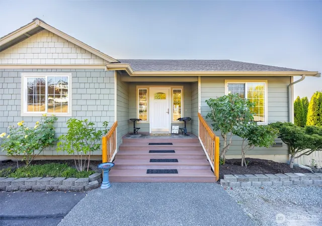 Photo 3 of Single family home for sale at 17010 Trout Dr, Mount Vernon, WA 98274 | MLS# NWM2574074 | Listing updated on 2026-09-22