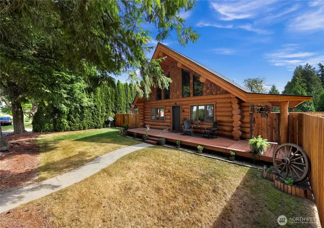 Photo 3 of Single family home for sale at 1080 Victoria St, Sumas, WA 98295 | MLS# NWM2574081 | Listing updated on 2026-10-01