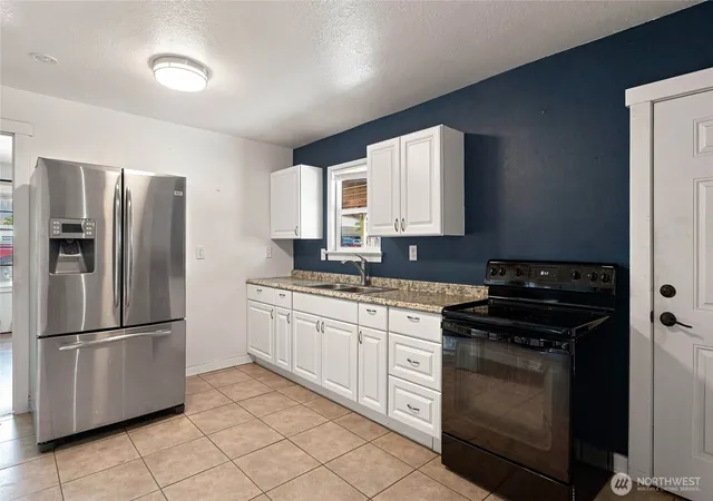 Photo 4 of Sale Pending at 9 Freemont Ave, Rock Island, WA 98850 | MLS# NWM2574082 | Listing updated on 2026-09-25