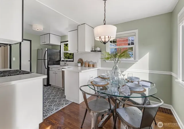 Photo 4 of Single family home for sale at 1022 NE 72nd Street, Seattle, WA 98115 | MLS# NWM2574086 | Listing updated on 2026-09-29