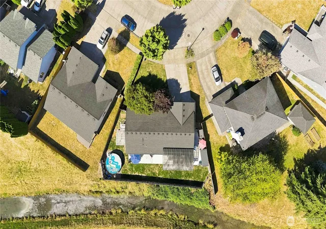 Photo 3 of Sale Pending at 13 W Pine Ln, Longview, WA 98632 | MLS# NWM2574088 | Listing updated on 2026-09-28