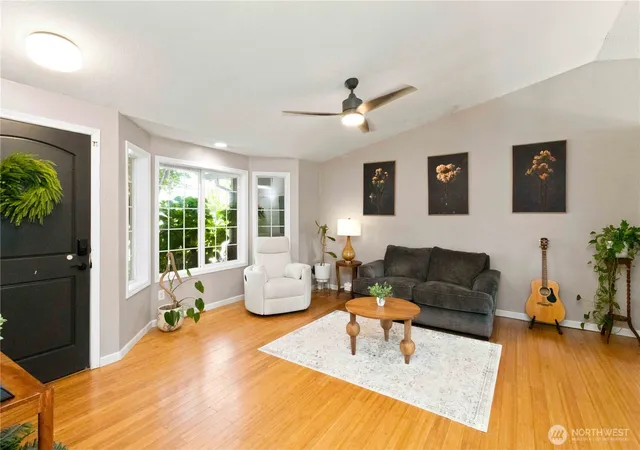 Photo 4 of Sale Pending at 13 W Pine Ln, Longview, WA 98632 | MLS# NWM2574088 | Listing updated on 2026-09-28