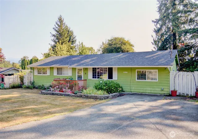 Photo 3 of Single family home for sale at 1100 N 18th St, Mount Vernon, WA 98273 | MLS# NWM2574098 | Listing updated on 2026-09-24