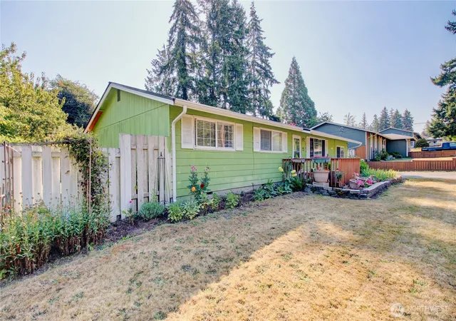 Photo 3 of Single family home for sale at 1100 N 18Th St, Mount Vernon, WA 98273 | MLS# NWM2574098 | Listing updated on 2026-09-24
