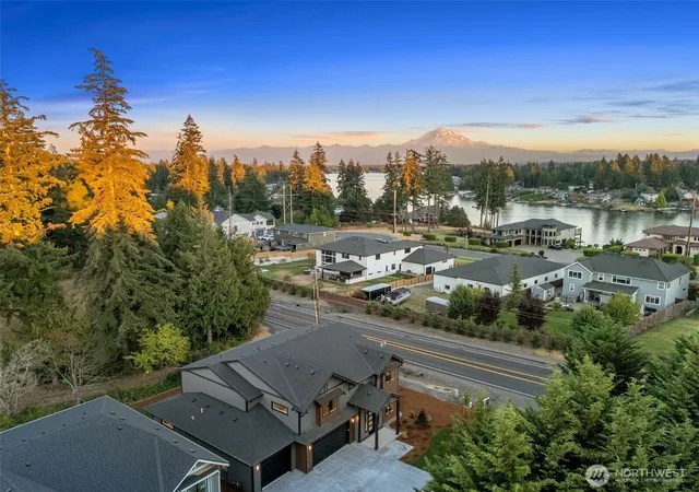 Photo 3 of Single family home for sale at 1513 176th Ave Ct E, Lake Tapps, WA 98391 | MLS# NWM2574100 | Listing updated on 2026-09-29