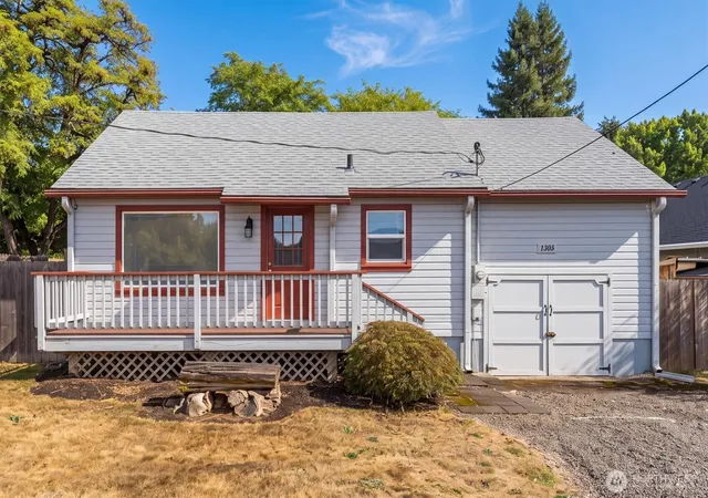 Photo 1 of Sale Pending at 1305 Z St, Vancouver, WA 98661 | MLS# NWM2574102 | Listing updated on 2026-10-01