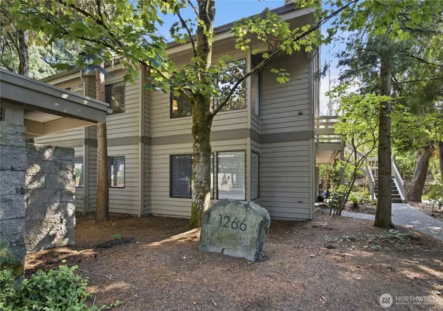 Photo 1 of Condo for sale at 1266 Bellevue Wy #4, Bellevue, WA 98004 | MLS# NWM2574108 | Listing updated on 2026-09-22