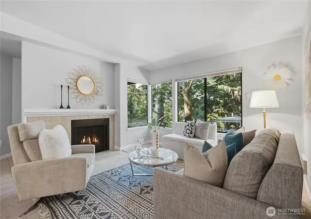 Photo 3 of Condo for sale at 1266 Bellevue Wy #4, Bellevue, WA 98004 | MLS# NWM2574108 | Listing updated on 2026-09-22