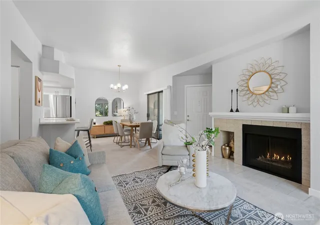 Photo 4 of Condo for sale at 1266 Bellevue Wy #4, Bellevue, WA 98004 | MLS# NWM2574108 | Listing updated on 2026-09-22