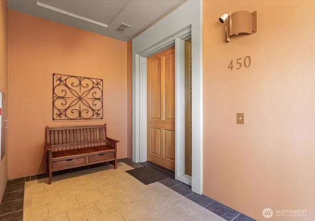 Photo 3 of Condo for sale at 2015 Se Columbia River Dr #450, Vancouver, WA 98661 | MLS# NWM2574114 | Listing updated on 2026-09-25