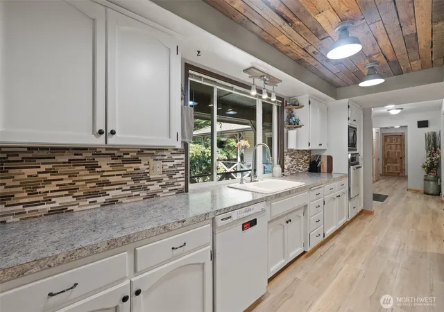 Photo 4 of Single family home for sale at 533 Hulse Rd, Port Angeles, WA 98362 | MLS# NWM2574117 | Listing updated on 2026-09-26