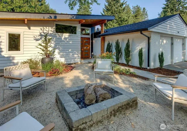 Photo 2 of Sale Pending at 1411 176th Pl Ne, Bellevue, WA 98008 | MLS# NWM2574120 | Listing updated on 2026-08-30