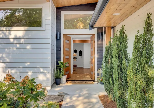 Photo 3 of Sale Pending at 1411 176th Pl Ne, Bellevue, WA 98008 | MLS# NWM2574120 | Listing updated on 2026-08-30