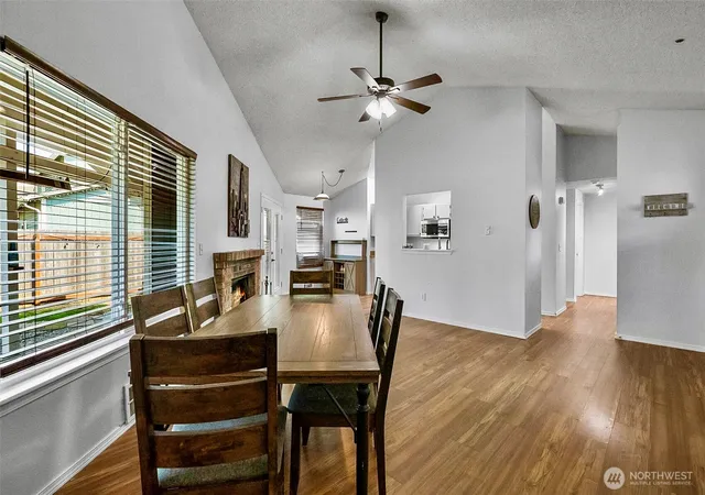 Photo 4 of Single family home for sale at 11510 Se 215Th St, Kent, WA 98031 | MLS# NWM2574121 | Listing updated on 2026-09-27