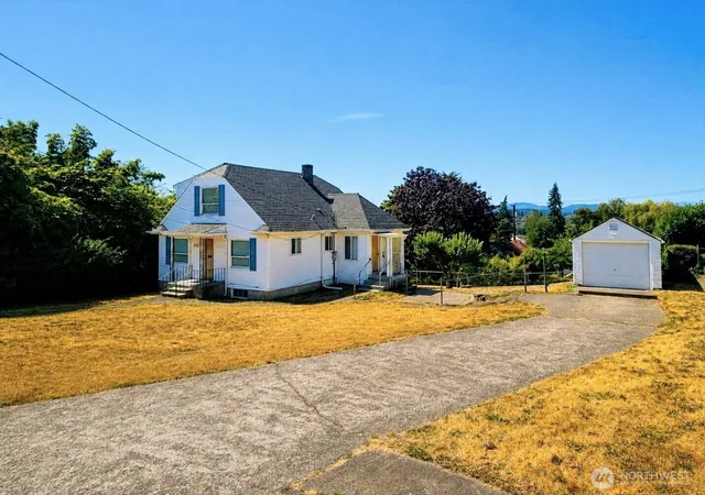 Photo 2 of Sale Pending at 1133 Hayward Ave, Bremerton, WA 98310 | MLS# NWM2574134 | Listing updated on 2026-09-03