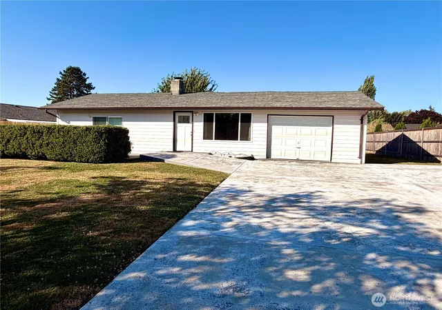 Photo 1 of Single family home for sale at 3430 Olive Wy, Longview, WA 98632 | MLS# NWM2574152 | Listing updated on 2026-09-30