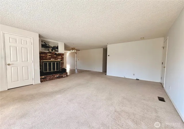 Photo 3 of Single family home for sale at 3430 Olive Wy, Longview, WA 98632 | MLS# NWM2574152 | Listing updated on 2026-09-30