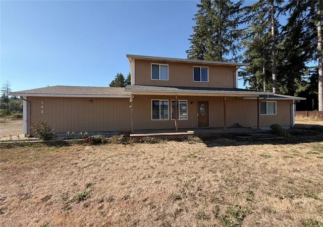 Single family home for sale at 142 Gassman Rd, Castle Rock, WA 98611 | MLS# NWM2574153