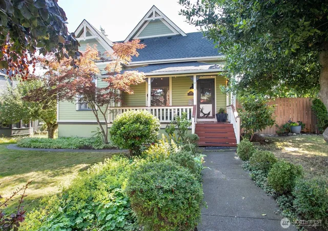 Photo 1 of Sale Pending at 1402 Humboldt St, Bellingham, WA 98225 | MLS# NWM2574165 | Listing updated on 2026-09-25