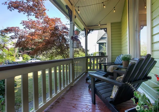 Photo 2 of Sale Pending at 1402 Humboldt St, Bellingham, WA 98225 | MLS# NWM2574165 | Listing updated on 2026-09-25