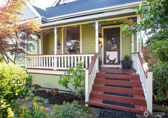 Photo 4 of Sale Pending at 1402 Humboldt St, Bellingham, WA 98225 | MLS# NWM2574165 | Listing updated on 2026-09-25
