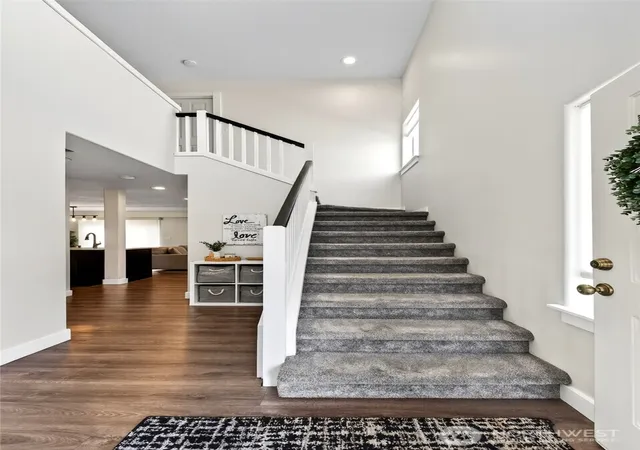 Photo 3 of Townhouse for sale at 302 29th St Se #101, Auburn, WA 98002 | MLS# NWM2574168 | Listing updated on 2026-09-22