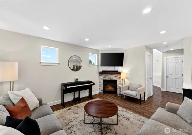 Photo 3 of Townhouse for sale at 302 29Th St Se #101, Auburn, WA 98002 | MLS# NWM2574168 | Listing updated on 2026-09-22