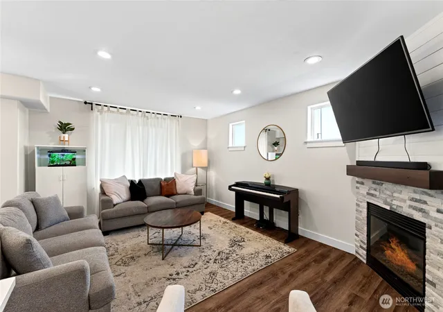 Photo 4 of Townhouse for sale at 302 29Th St Se #101, Auburn, WA 98002 | MLS# NWM2574168 | Listing updated on 2026-09-22
