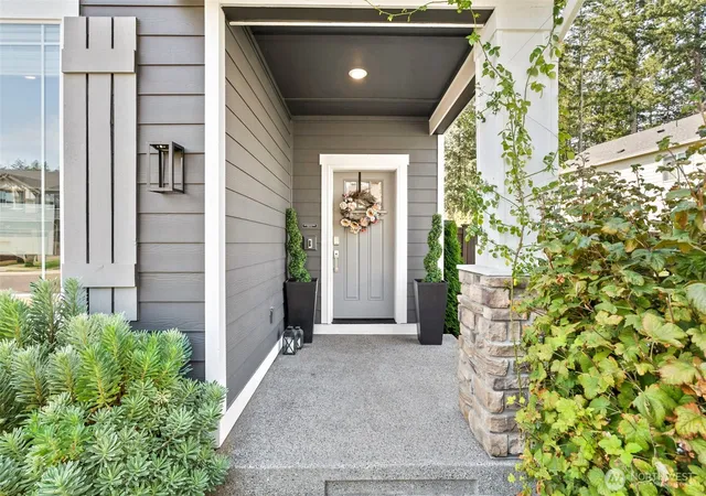 Photo 3 of Sale Pending at 17614 Crossing Dr E, Puyallup, WA 98374 | MLS# NWM2574177 | Listing updated on 2026-09-22