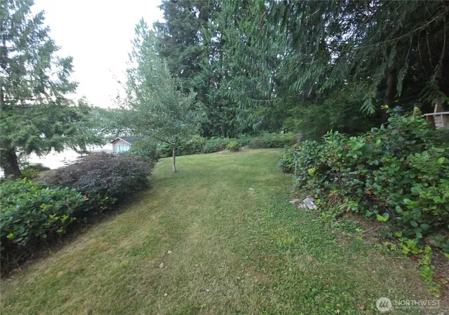 Photo 3 of Sale Pending at 425 W Shore Loop Rd, Snohomish, WA 98290 | MLS# NWM2574185 | Listing updated on 2026-09-25