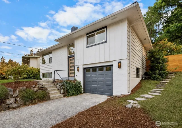 Photo 3 of Sale Pending at 529 S 302nd St, Federal Way, WA 98003 | MLS# NWM2574187 | Listing updated on 2026-09-18