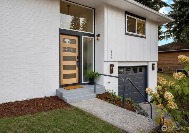 Photo 3 of Sale Pending at 529 S 302Nd St, Federal Way, WA 98003 | MLS# NWM2574187 | Listing updated on 2026-09-18