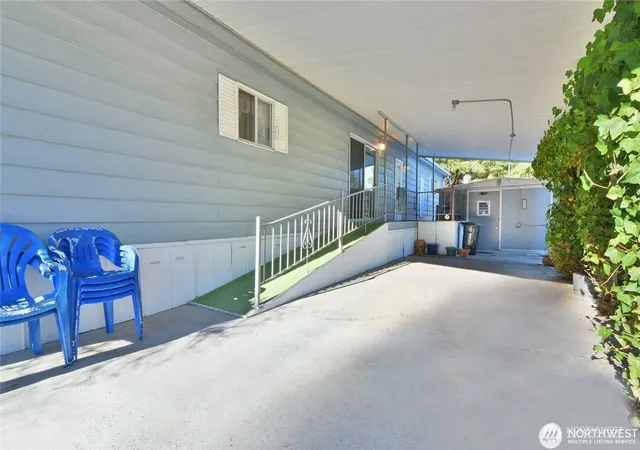 Photo 3 of Manufactured home for sale at 13320 Hwy 99 #154, Everett, WA 98204 | MLS# NWM2574194 | Listing updated on 2026-08-27
