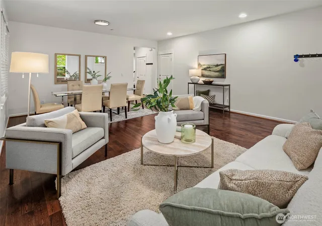 Photo 2 of Single family home for sale at 17019 Ne 118th Way, Redmond, WA 98052 | MLS# NWM2574222 | Listing updated on 2026-09-27
