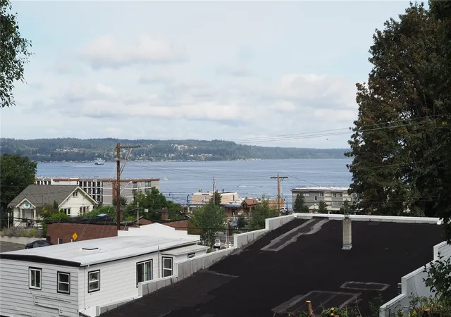 Photo 3 of Single family home for sale at 816 3rd St, Mukilteo, WA 98275 | MLS# NWM2574243 | Listing updated on 2026-09-23