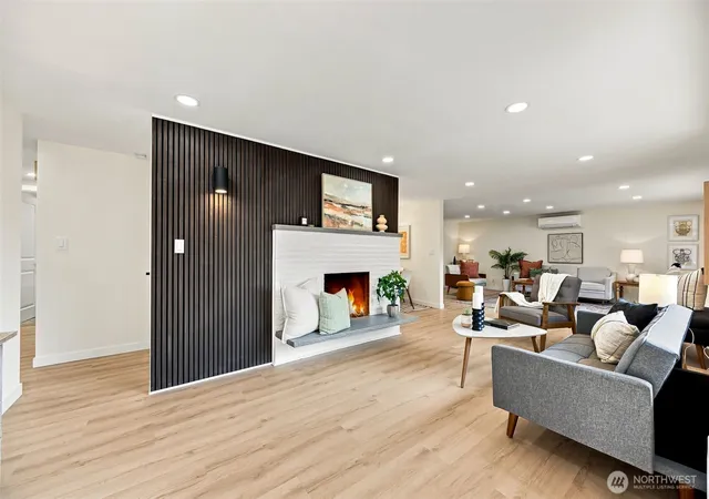 Photo 1 of Single family home for sale at 2538 Ne 107th St, Seattle, WA 98125 | MLS# NWM2574252 | Listing updated on 2026-09-30