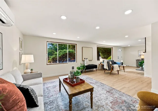 Photo 4 of Single family home for sale at 2538 Ne 107Th St, Seattle, WA 98125 | MLS# NWM2574252 | Listing updated on 2026-09-30