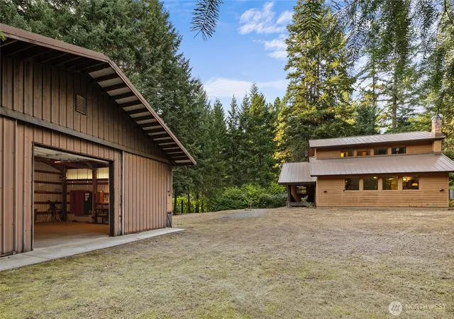 Photo 3 of Single family home for sale at 20 Oakmont Dr, Cle Elum, WA 98922 | MLS# NWM2574258 | Listing updated on 2026-09-25