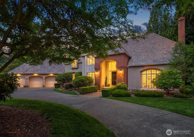 Photo 3 of Single family home for sale at 13905 212th Dr Ne, Woodinville, WA 98077 | MLS# NWM2574279 | Listing updated on 2026-09-26