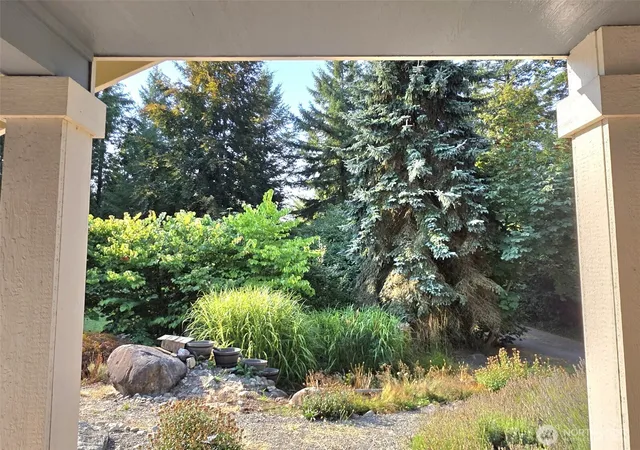 Photo 3 of Single family home for sale at 714 Tipsoo Loop S, Rainier, WA 98576 | MLS# NWM2574282 | Listing updated on 2026-10-02