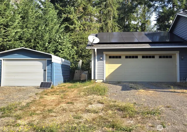 Photo 3 of Single family home for sale at 714 Tipsoo Loop S, Rainier, WA 98576 | MLS# NWM2574282 | Listing updated on 2026-10-02