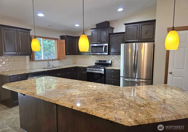 Photo 4 of Single family home for sale at 714 Tipsoo Loop S, Rainier, WA 98576 | MLS# NWM2574282 | Listing updated on 2026-10-02