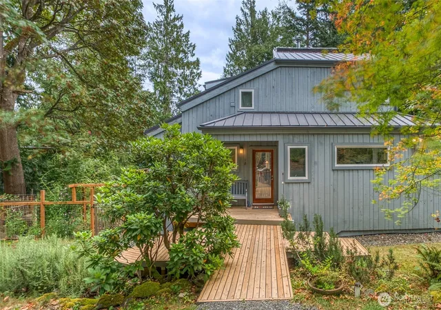 Photo 4 of Single family home for sale at 322 View Hvn Rd, Eastsound, WA 98245 | MLS# NWM2574329 | Listing updated on 2026-09-25