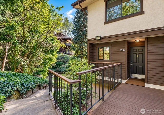 Photo 2 of Sale Pending at 136 Summit Ave N #B8, Kent, WA 98030 | MLS# NWM2574333 | Listing updated on 2026-09-25