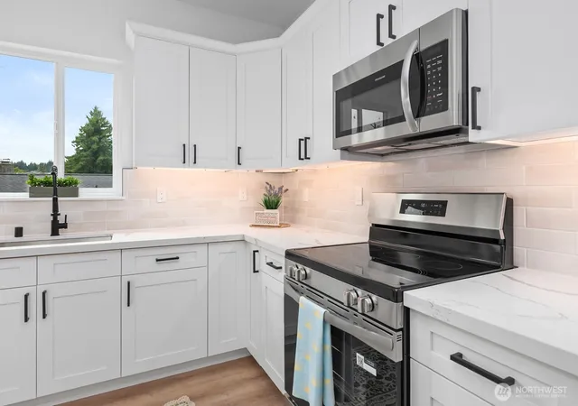 Photo 3 of Single family home for sale at 1122 Tecumseh St, Aberdeen, WA 98520 | MLS# NWM2574341 | Listing updated on 2026-10-01