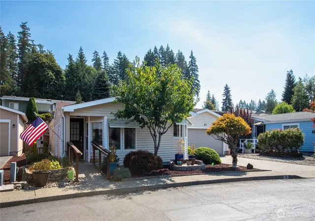 Photo 1 of Sale Pending at 716 Dennis St Se #43, Tumwater, WA 98501 | MLS# NWM2574343 | Listing updated on 2026-09-21