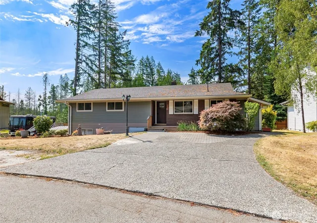 Photo 2 of Single family home for sale at 2860 Nw North Star Dr, Silverdale, WA 98383 | MLS# NWM2574346 | Listing updated on 2026-09-25