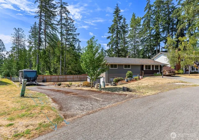 Photo 3 of Single family home for sale at 2860 Nw North Star Dr, Silverdale, WA 98383 | MLS# NWM2574346 | Listing updated on 2026-09-25