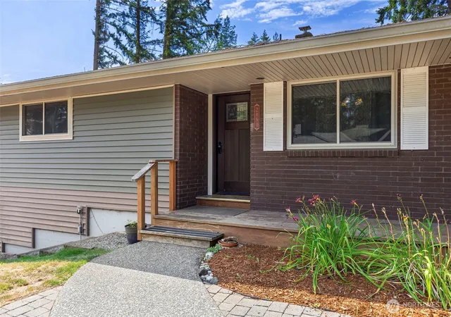 Photo 4 of Single family home for sale at 2860 Nw North Star Dr, Silverdale, WA 98383 | MLS# NWM2574346 | Listing updated on 2026-09-25